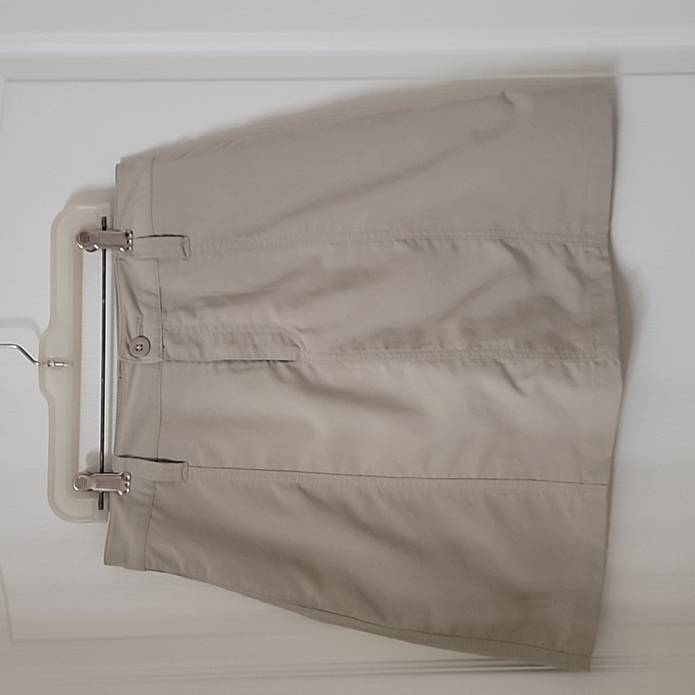 Doc & Amelia Size 2 Khaki Tennis / Golf / Athleisure Skort, Excellent Used Cond.